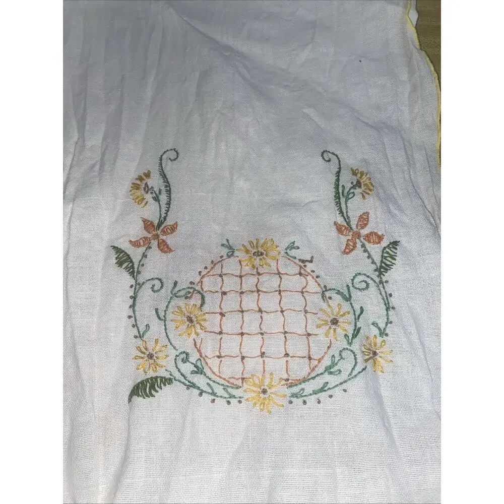 Vintage 1950s Hand Embroidered Table Runner Garden Flower 12.5” X 35”